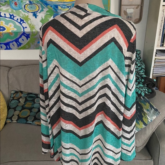 Flowy Cardigan Chevron Print L Rayon NWOT - Picture 3 of 5